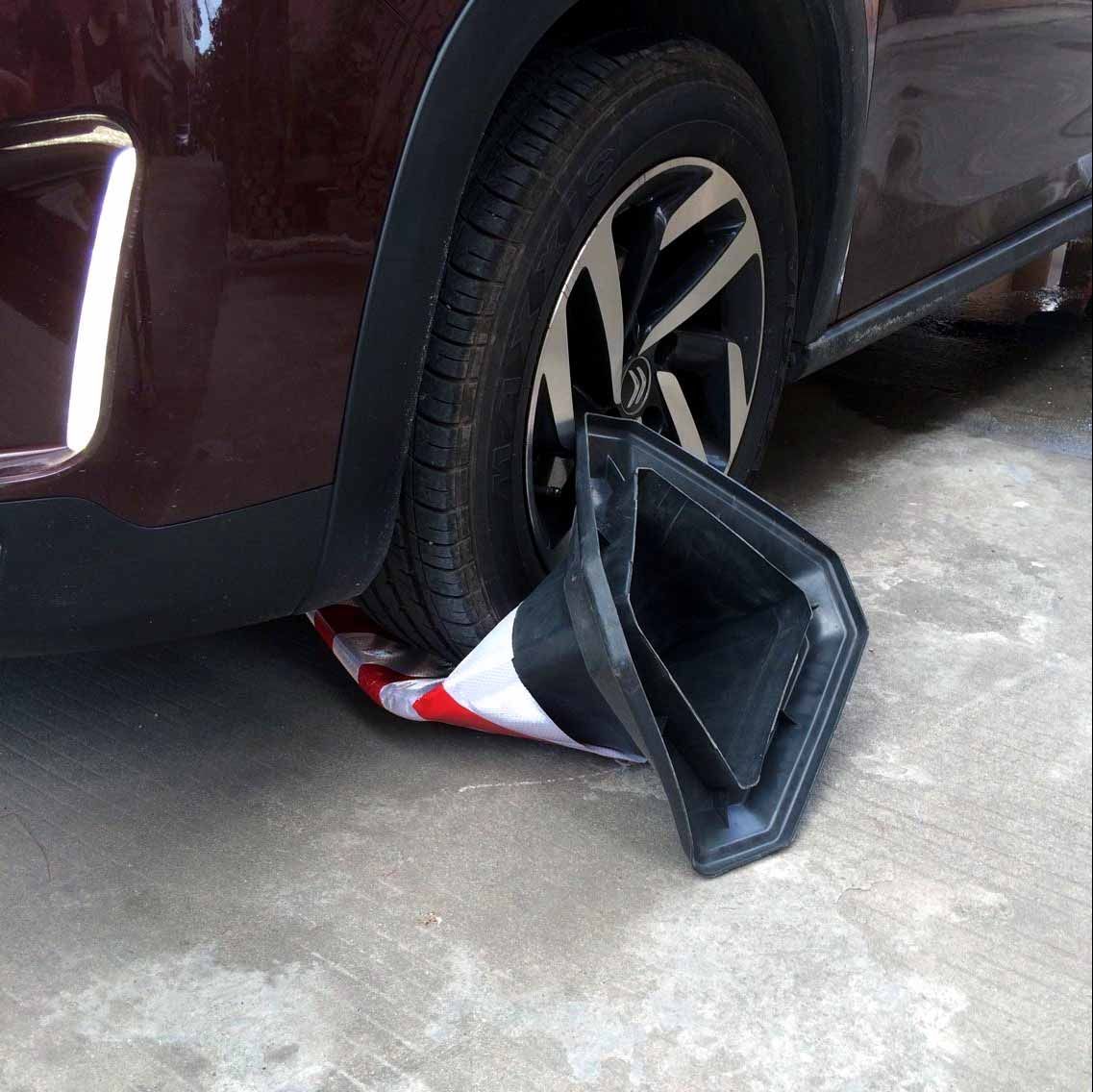 pvc禁止停车路方锥反光路障雪糕停车警示柱锥路锥