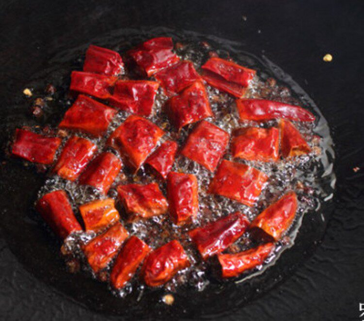 东北干红红辣椒串农家特产自晾晒味浓皮厚炖鱼辣椒粉料