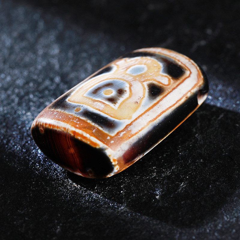 洛桑白玛老西藏天珠财神牌牌天珠老珠子肉质细腻颈饰