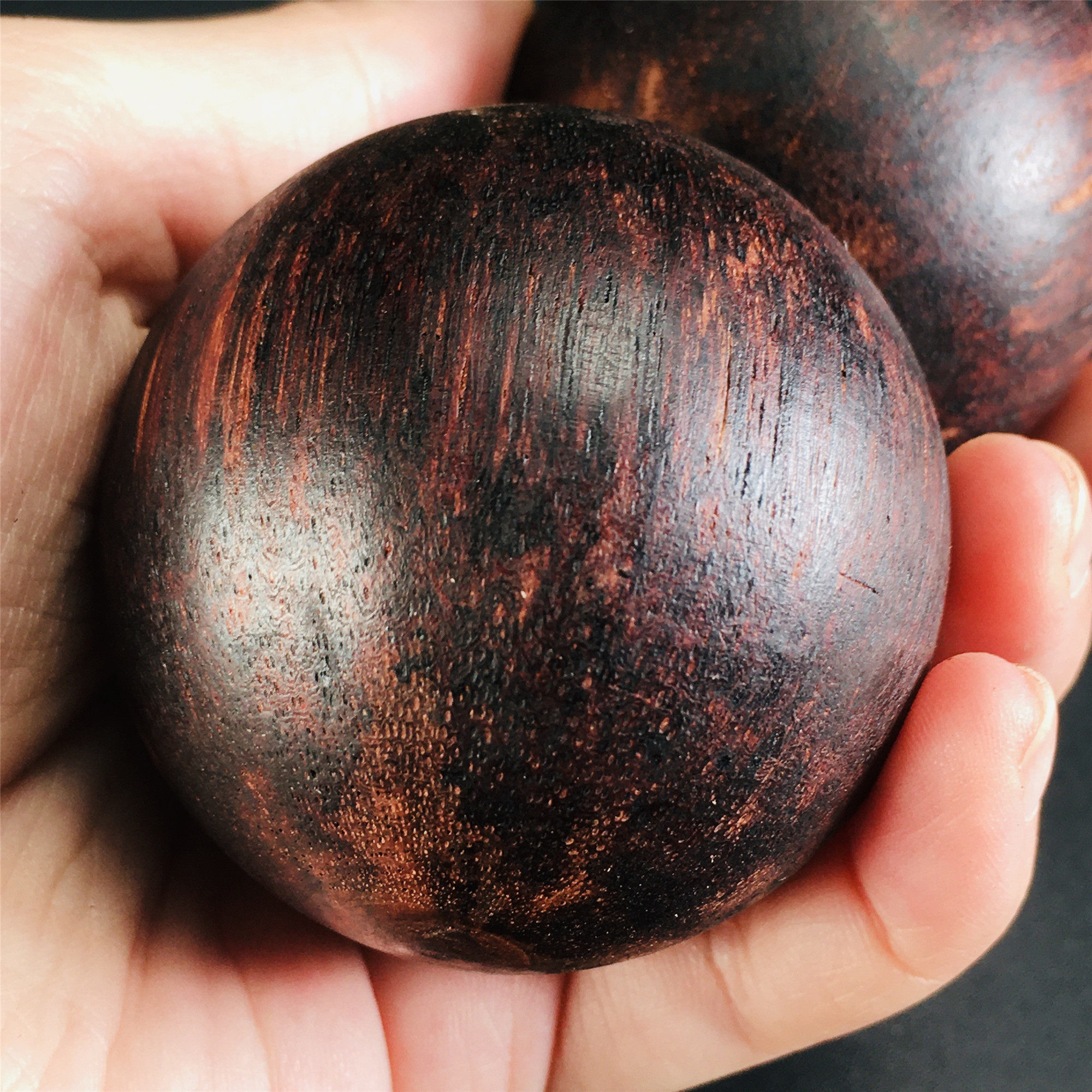 缅甸小叶降真香紫红油硬糖结沉水级椰奶手球手串