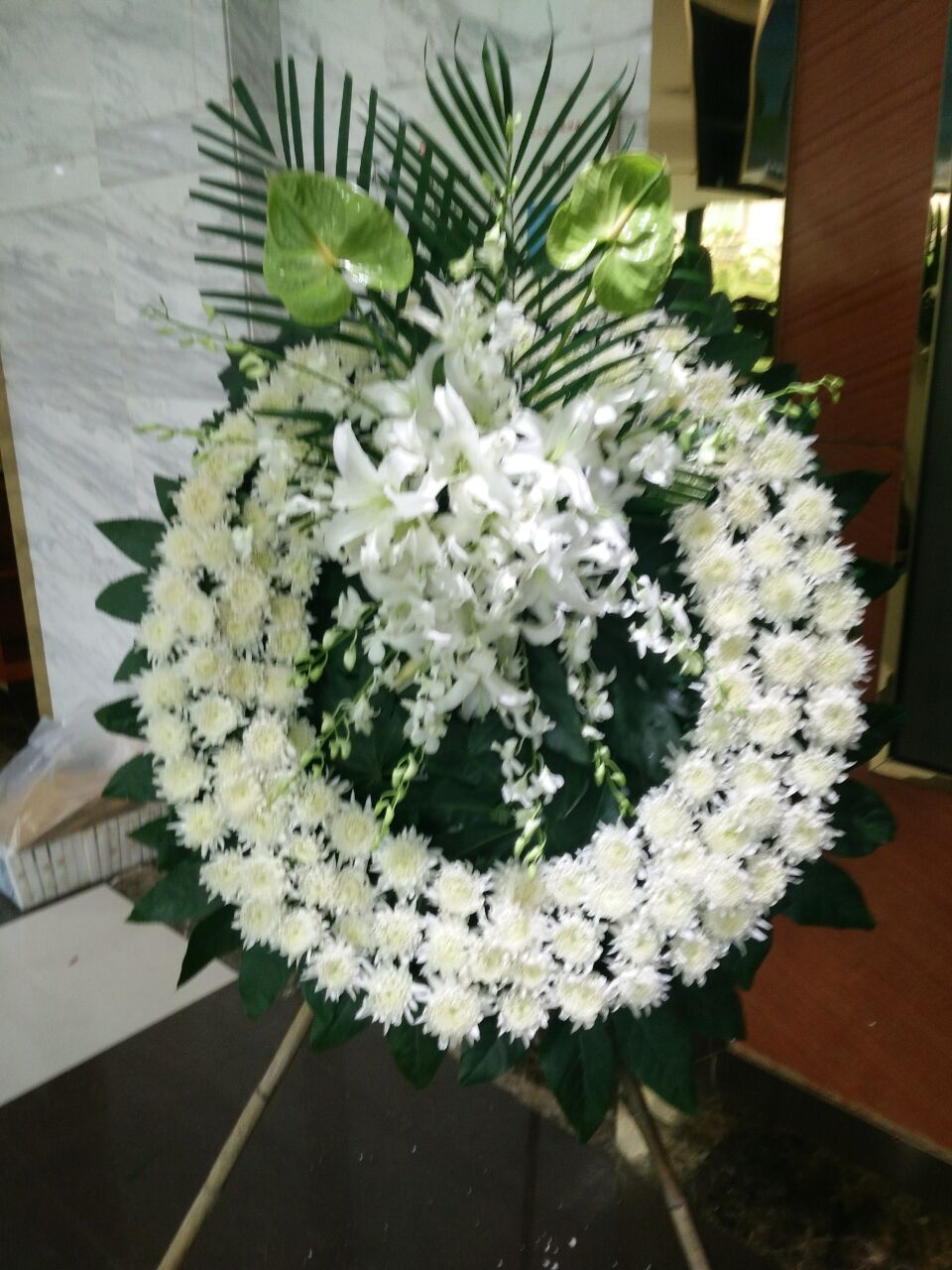 鲜花花圈悼念花篮葬礼死人送花殡仪垒花圈西宝兴路龙华送花上海