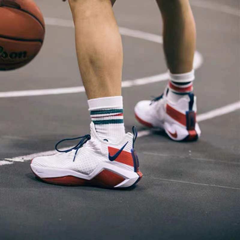 耐克nikelebronsoldier詹姆斯士兵14代实战篮球球鞋篮球鞋