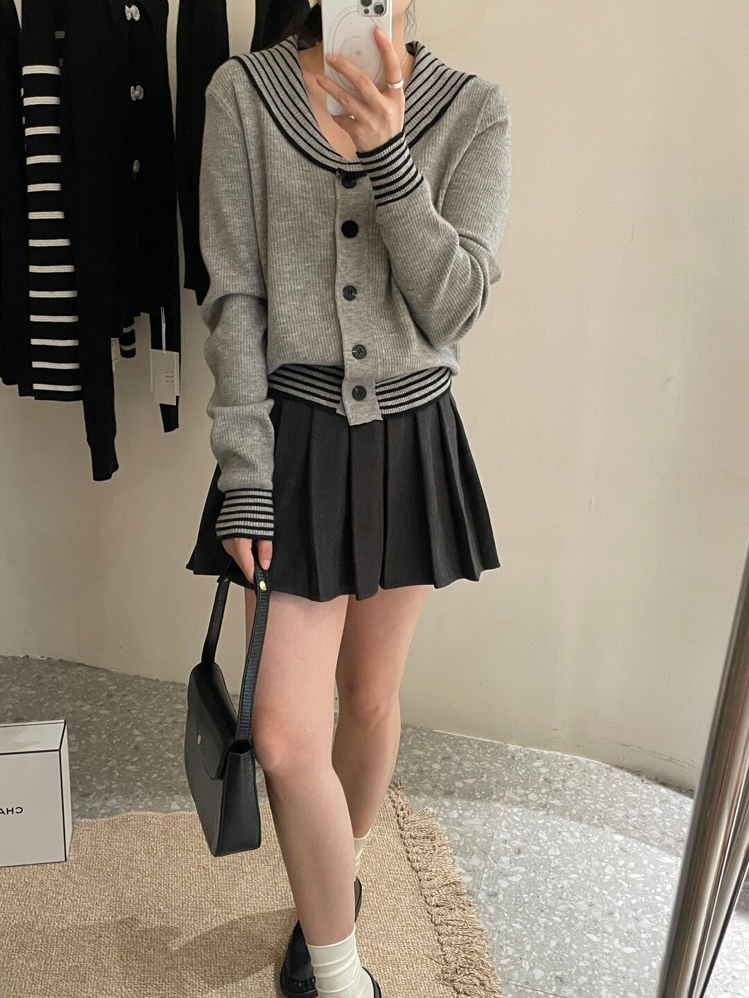 卡其色百褶裙短款2022新款字韩版包臀学院高腰显瘦半身裙