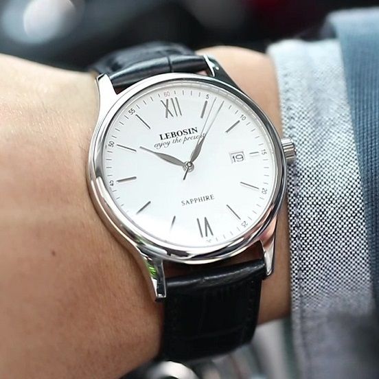 蓝宝石玻璃镜面商务休闲简约正装复古时尚真皮带防水手表石英男表