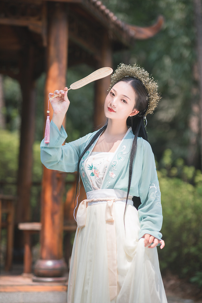 芸兰阁原创汉服女齐胸襦裙女汉服非古一片式4.5米齐腰襦裙大袖衫