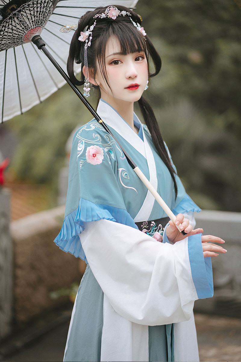 花神记灵语原创汉服女制交领襦裙齐秋冬刺绣6米摆民族服装