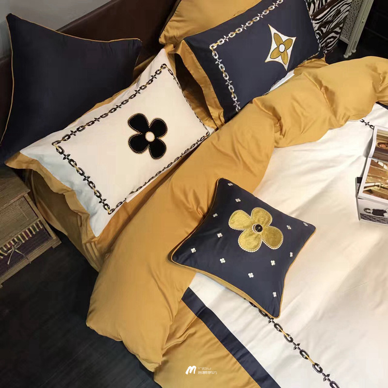 腔调款幸运草贴布绣拼接全棉被套_床品套件/四件套/多件套_名爵家纺