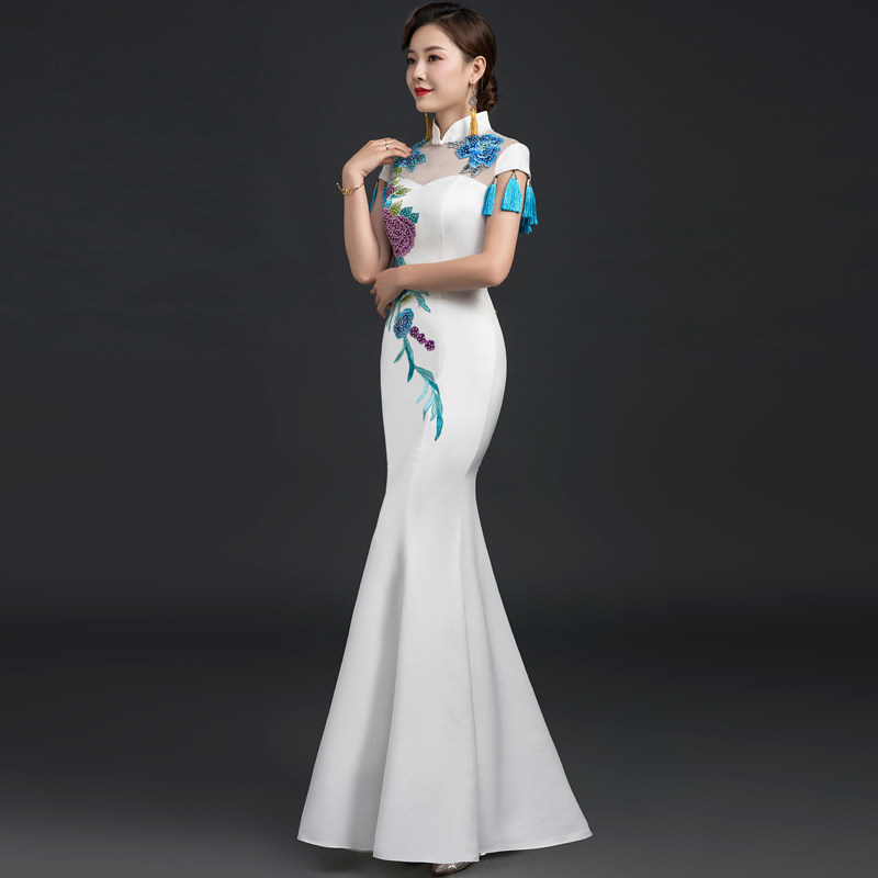 中式旗袍主持人白色演出服走秀舞台年会鱼尾晚礼服礼服