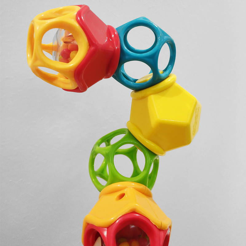 婴儿手抓扭扭球奥波软胶洞动球转转乐摇铃锻炼宝宝小手灵活性玩具