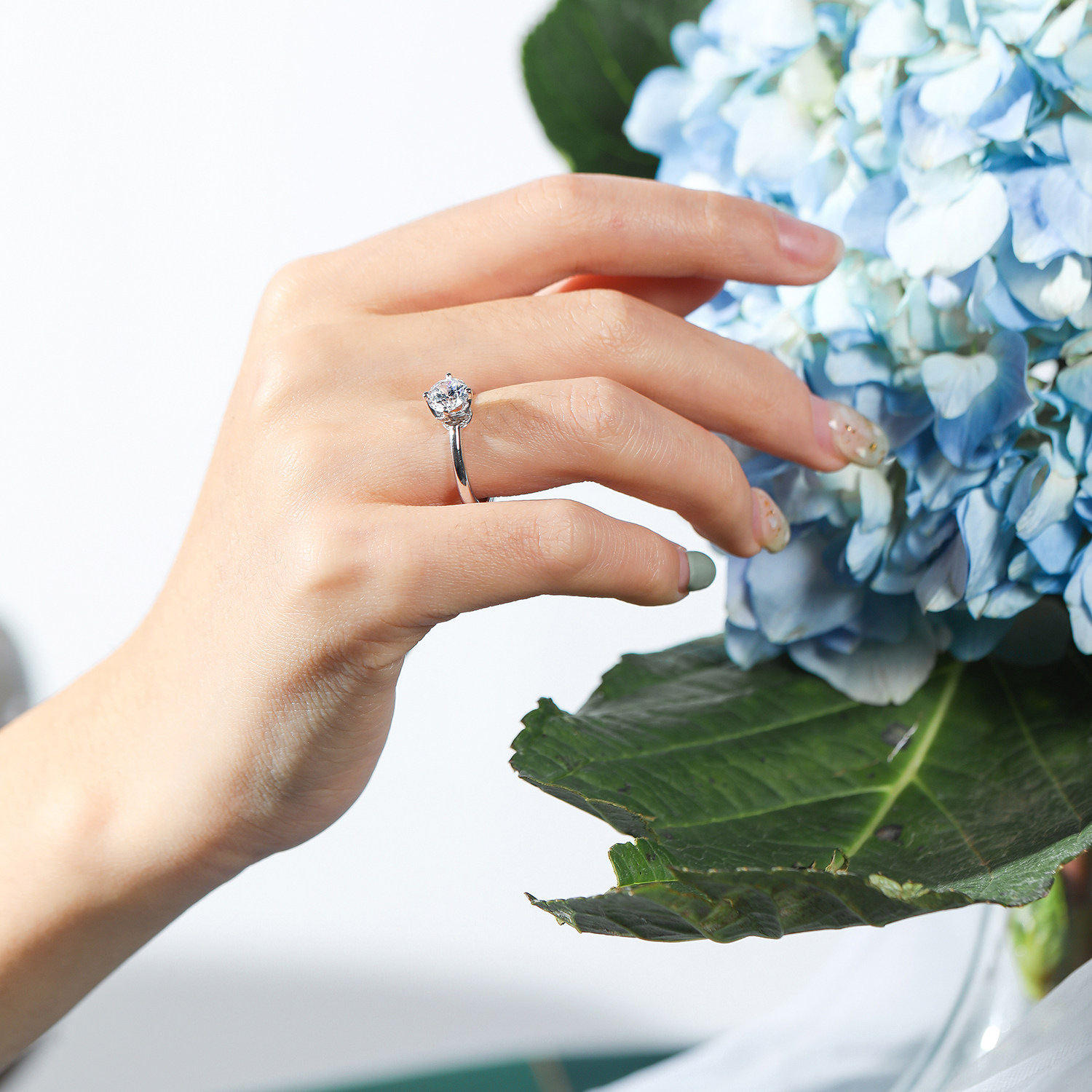 宝石矿工 18k白金四爪钻石戒指 唯美gia钻戒结婚戒女戒 戒托定制