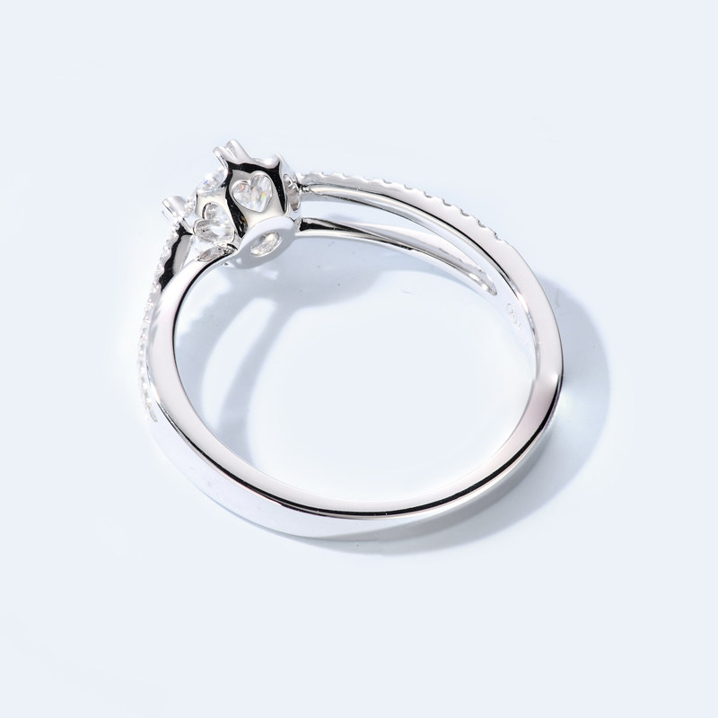 宝石矿工18k白金交叉戒臂时尚钻戒心形爪镶手饰