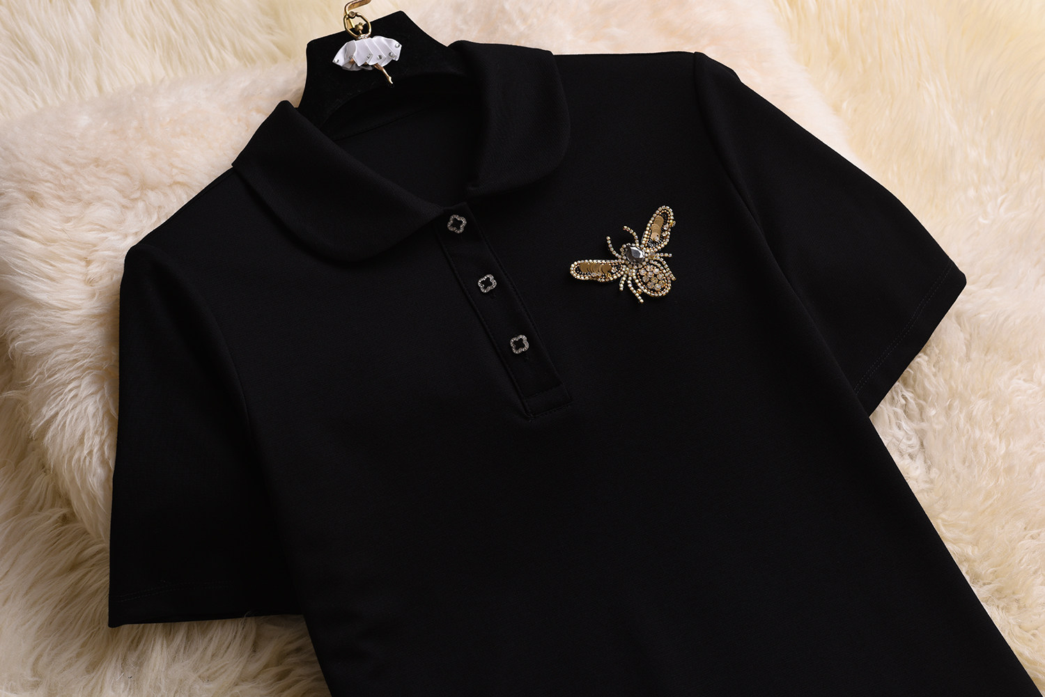 花田香雪 手工钉珠小蜜蜂 黑色2021年春夏新款褶皱边连衣裙