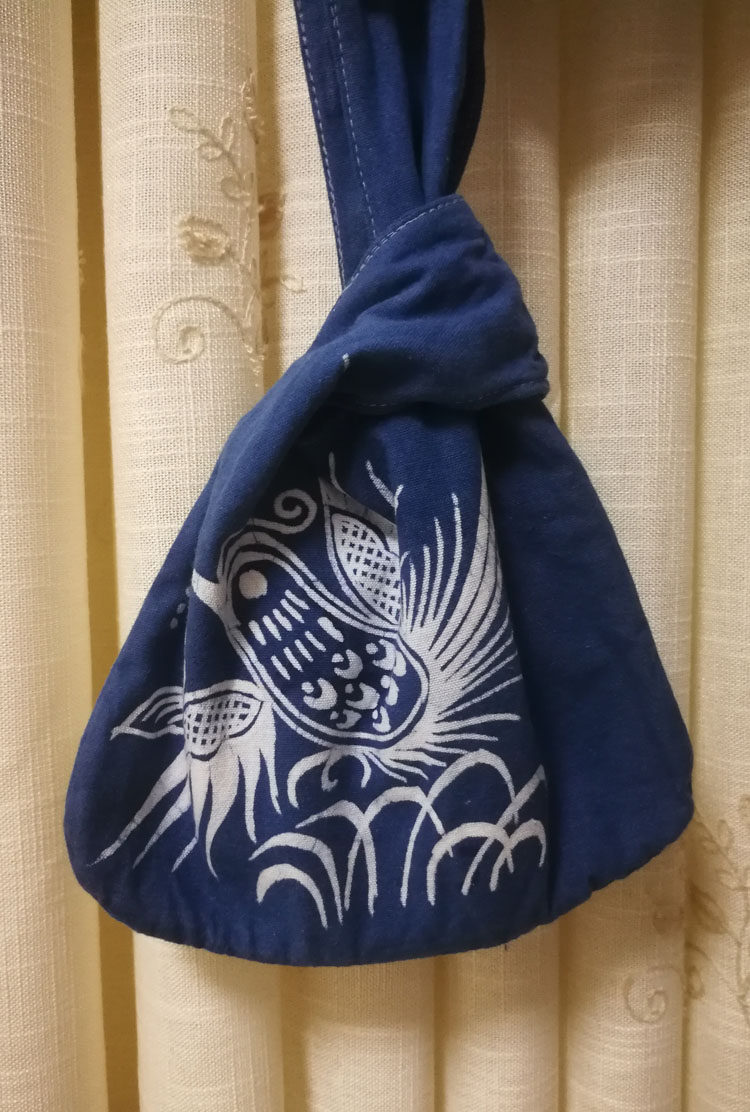 贵州苗族蜡染技艺手挽包特色包包图案定制文创苗族蜡染