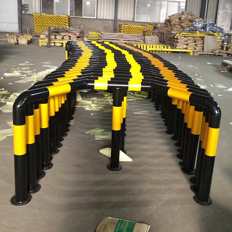 品领弧形钢管护栏加油站加厚防撞栏杆挡车隔离护栏