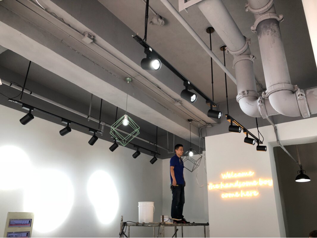 射灯led轨道服装店展厅导轨明装吸顶cob珠宝店射灯