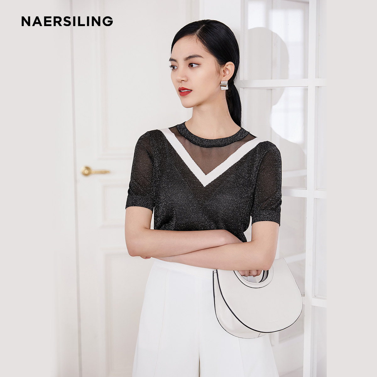 娜尔思灵女装黑色拼接薄纱v领短袖t恤春夏新款套头衫