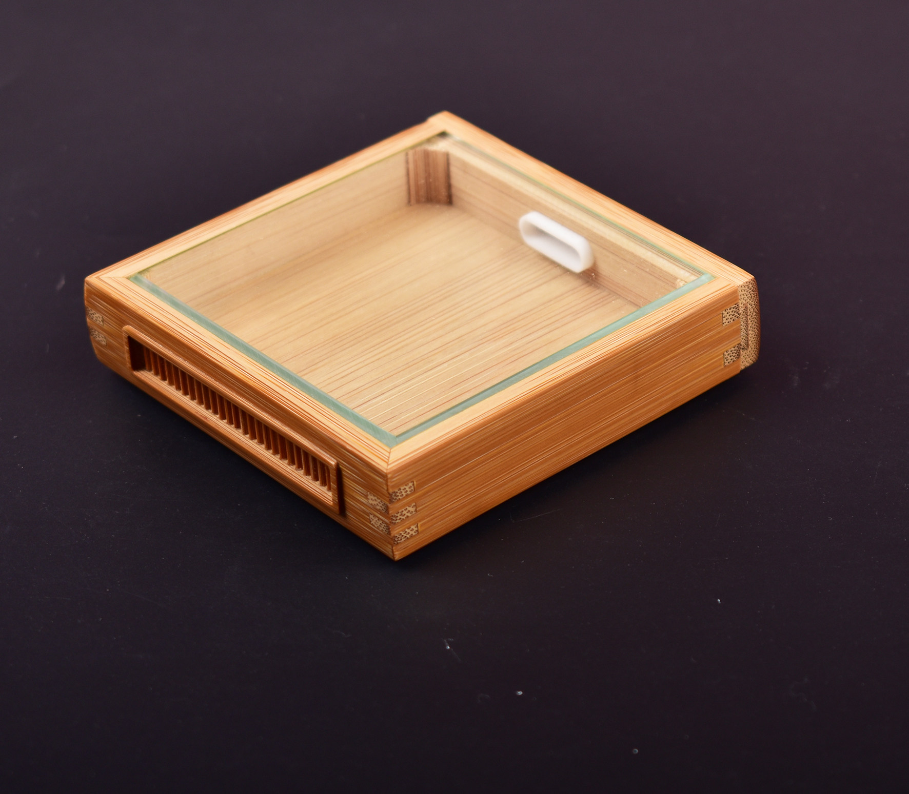 工匠制作竹制丝窗大黄蛉盒爬虫鸣虫黄蛉盒竹蛉盒爬虫