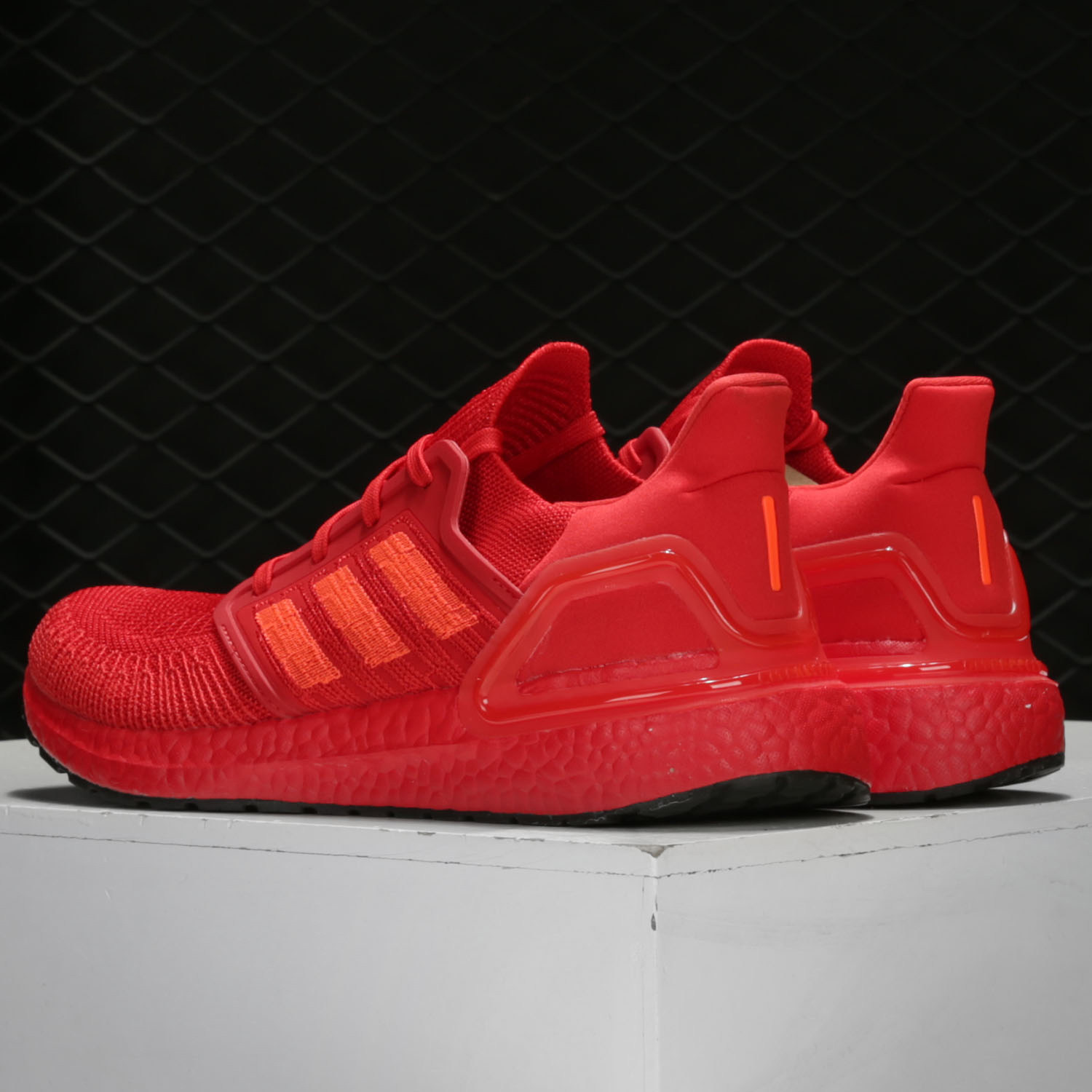 adidas阿迪达斯正品2020新年ultraboost红色跑步eg0700跑步鞋