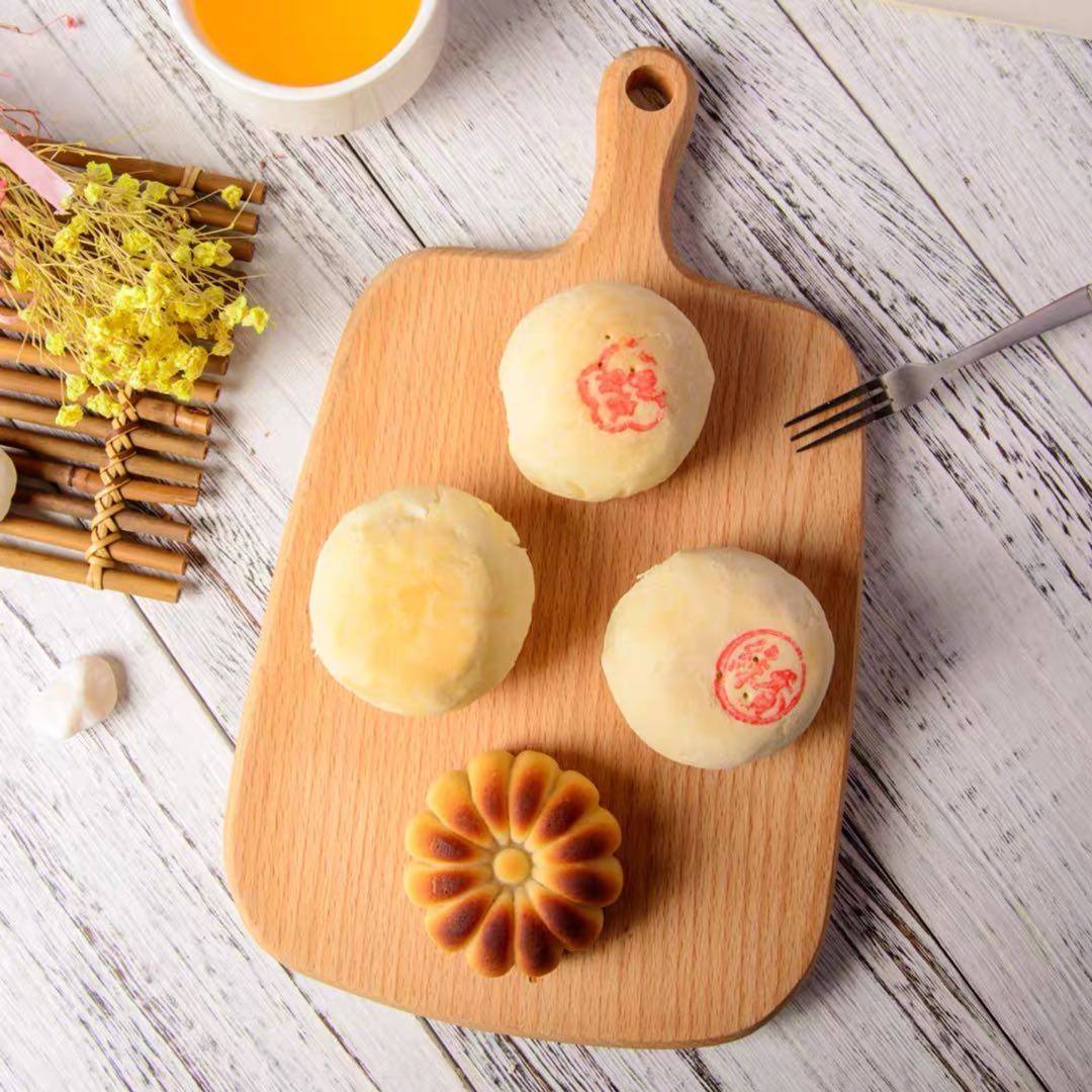 台湾陈允宝泉玉兔中秋礼盒御丹蛋黄凤梨酥流月饼