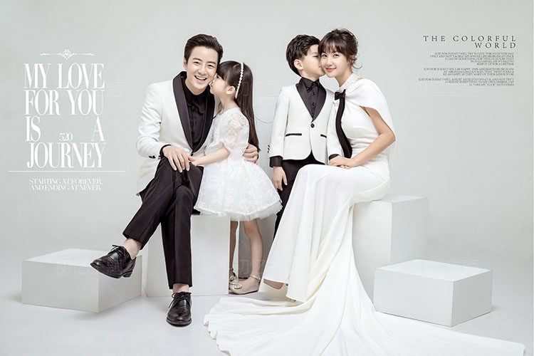 2022展会新款影楼亲子主题服装一家四口全家福拍照英伦风黑白套装