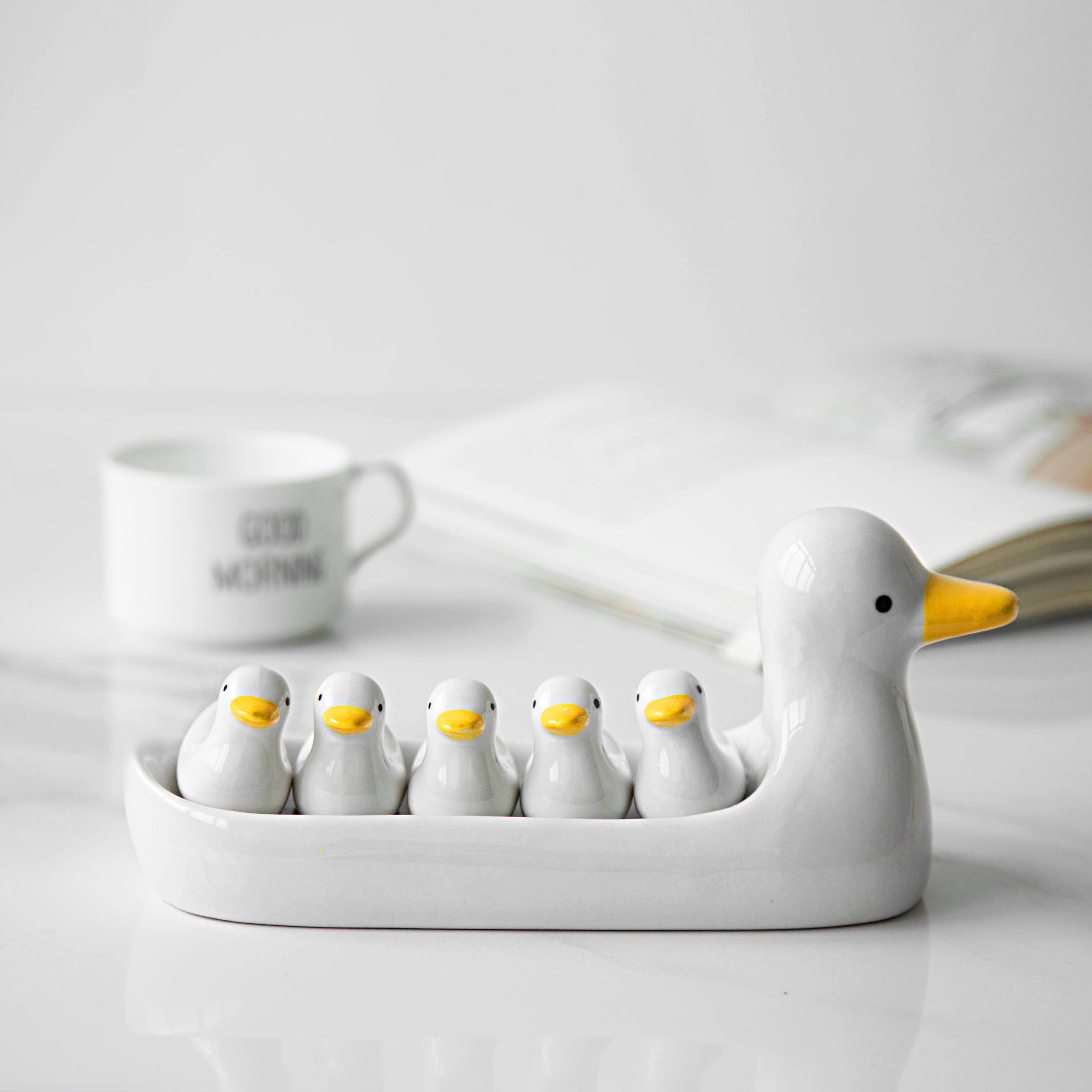 态生活 创意日式杂货手绘小白鸭陶瓷筷子托筷枕筷子架礼物小摆件