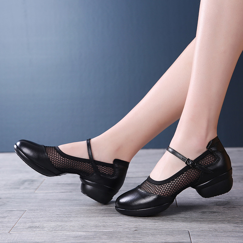 广场广场舞舞鞋2020春夏新款真皮舞蹈鞋软底透气广场舞鞋