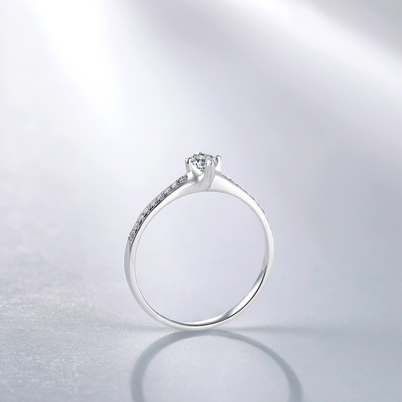 钻石戒指石女镶嵌四爪经典六福珠宝群镶女款金女款手饰