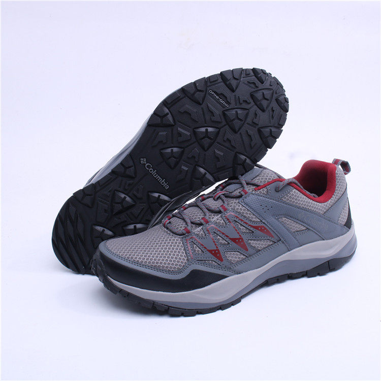 春夏户外专业徒步登山鞋网布轻便透气防滑耐磨登山鞋