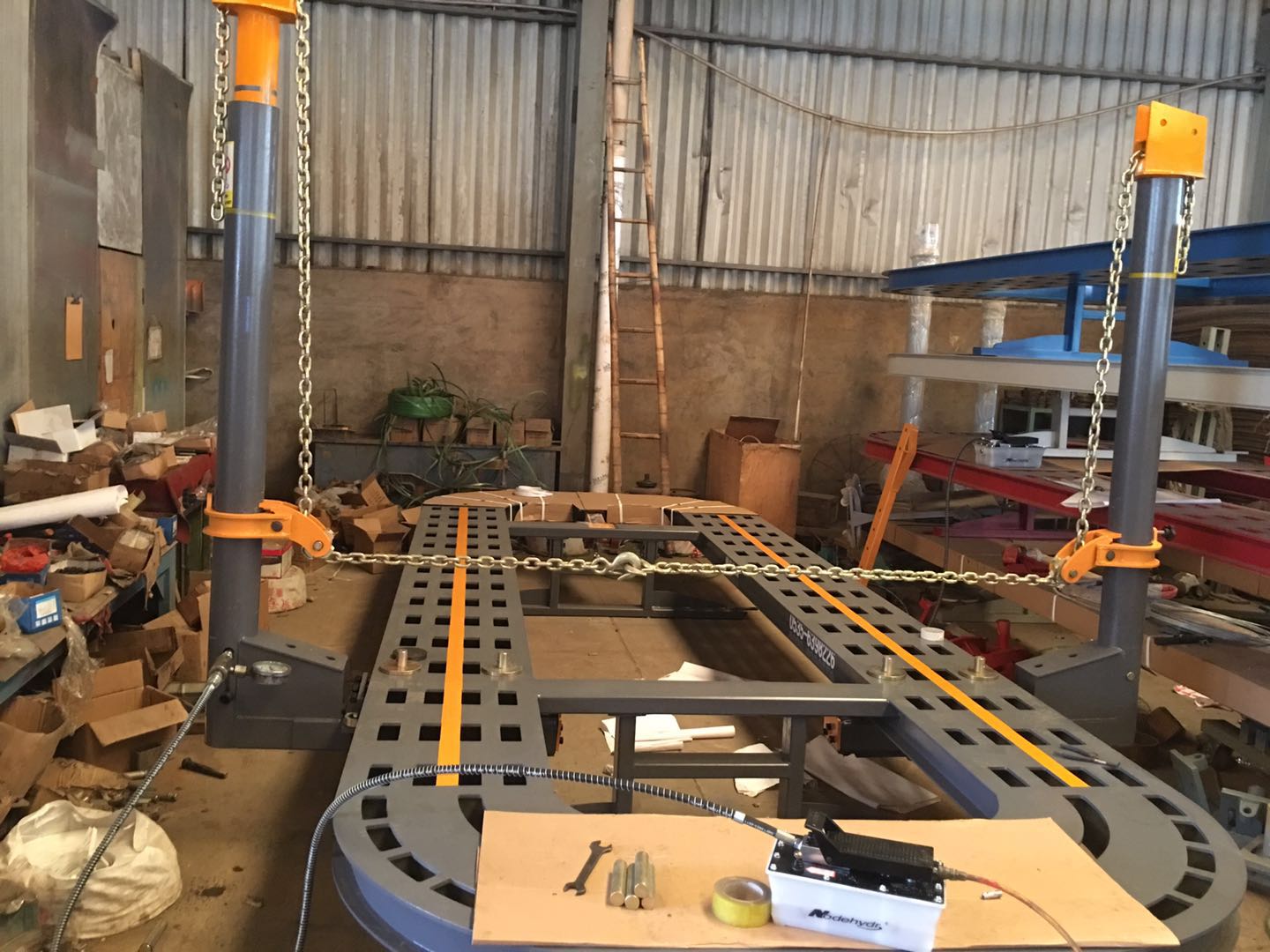 校正钣金汽车大梁维修矫正平台整形整板整形机汽车检测仪