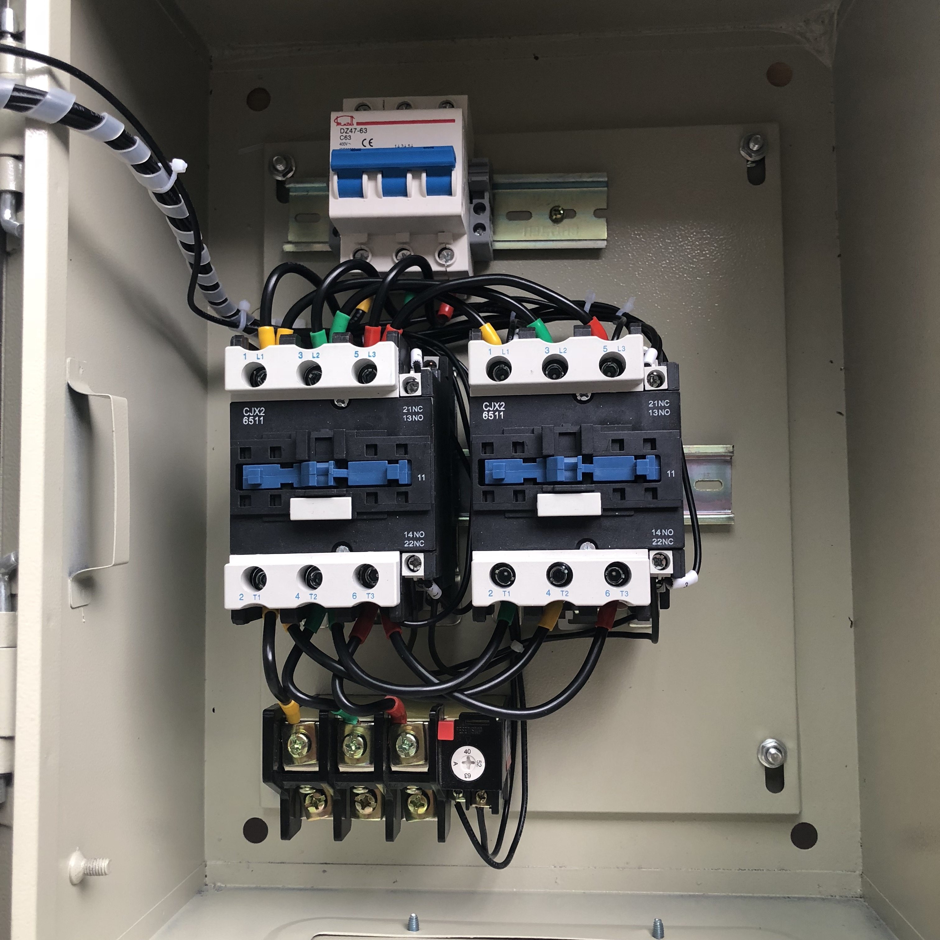 定做泥土搅拌机380vv正反反转限位室内控制配电箱强电布线箱