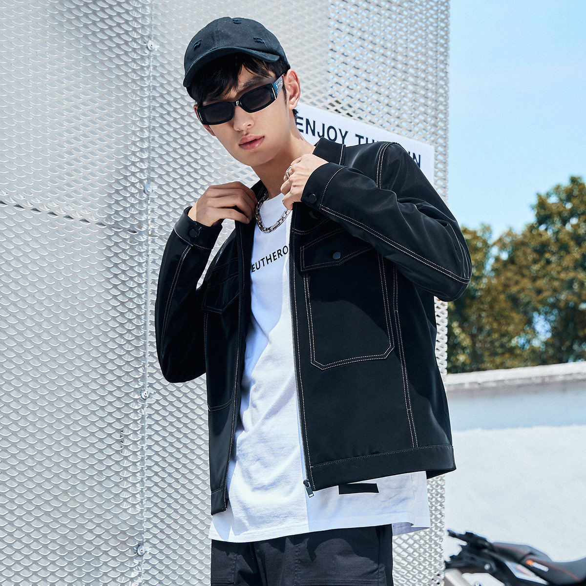 外套太平鸟男装明线机车皮夹克男潮潮流炫彩真皮皮衣