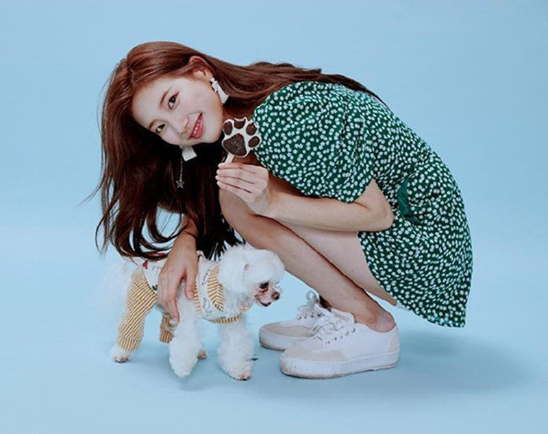 blackpinkrose秀智同款方泡泡一字法式碎花连体连衣连衣裙