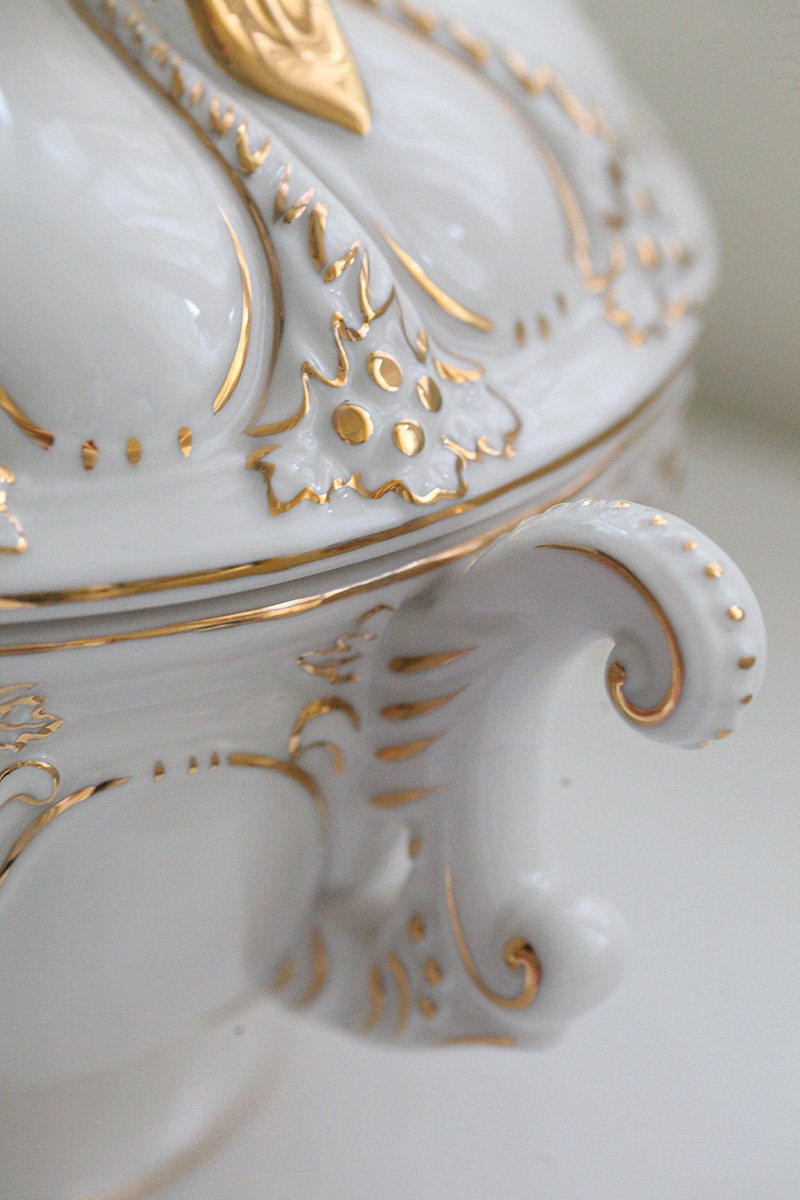 胖兔美家美不胜收欧式陶瓷描金浆果浮雕双耳带盖果盆