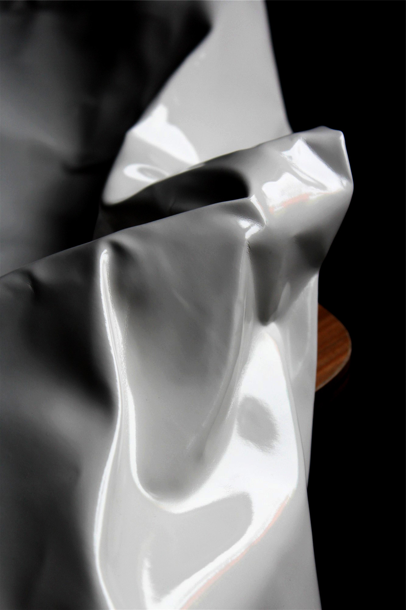 高档米白白色人造漆皮仿皮pu柔软弹力设计师海绵垫