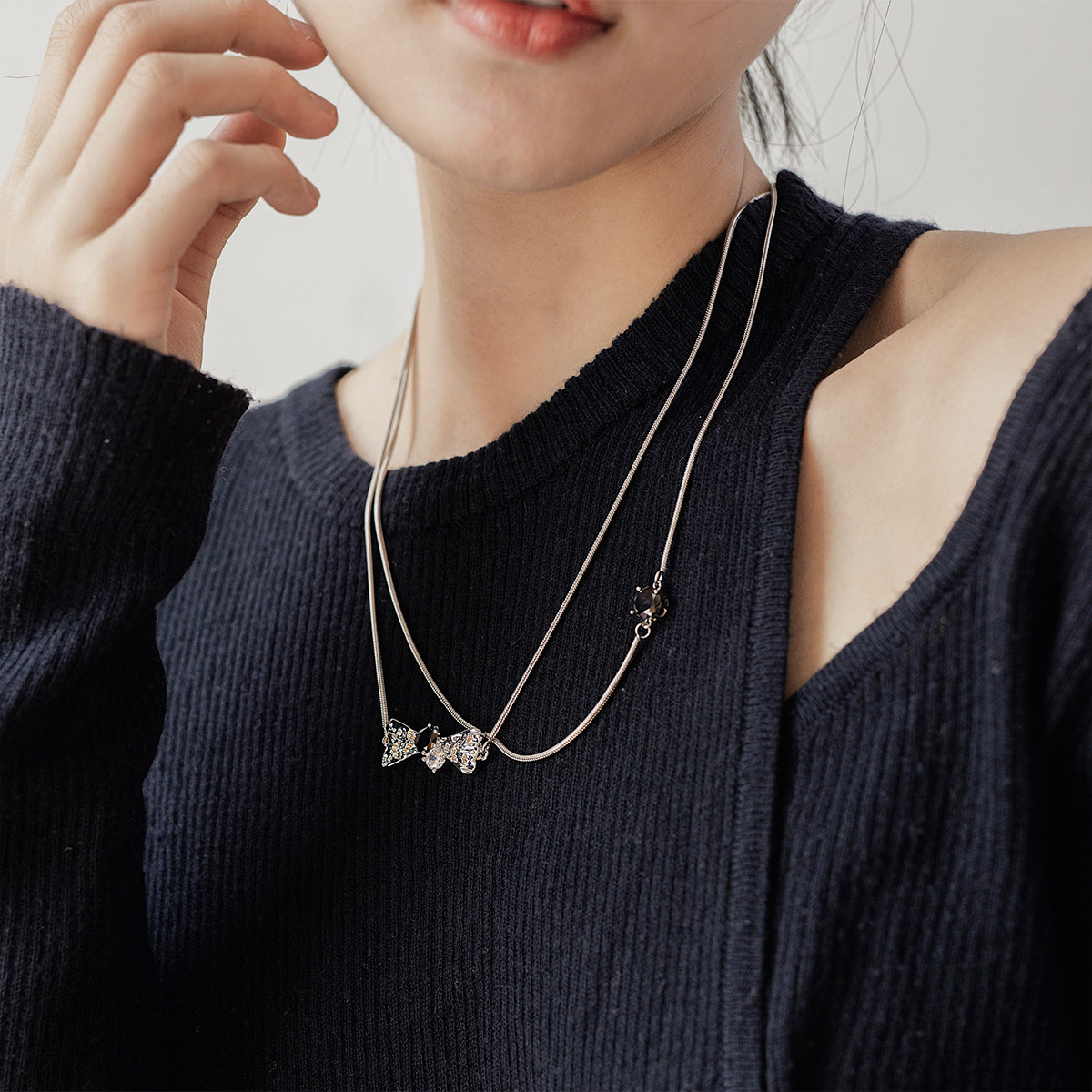 2022年锁骨百搭气质链长款毛衣新款项链双层蝴蝶结项链