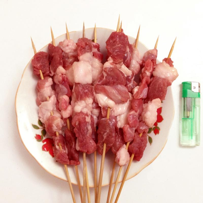 羊肉串新疆半成品50串竹签穿约3斤新鲜可烤可涮生羊肉