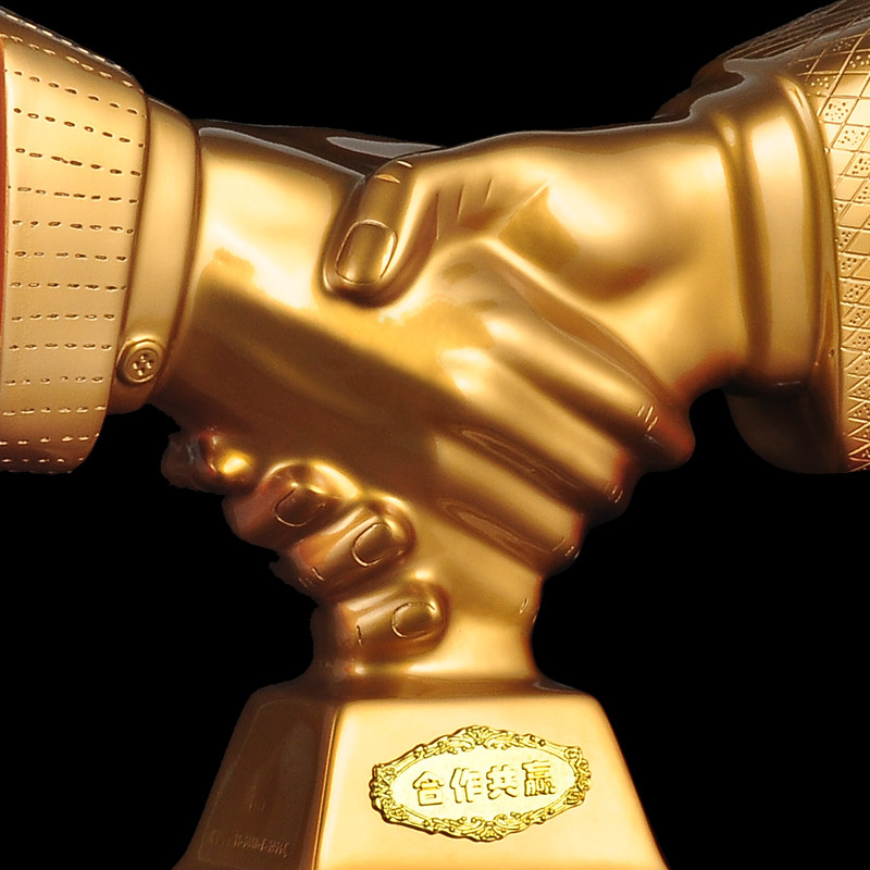 中国国风合作共赢握手摆件办公室商务礼品客厅书房摆件