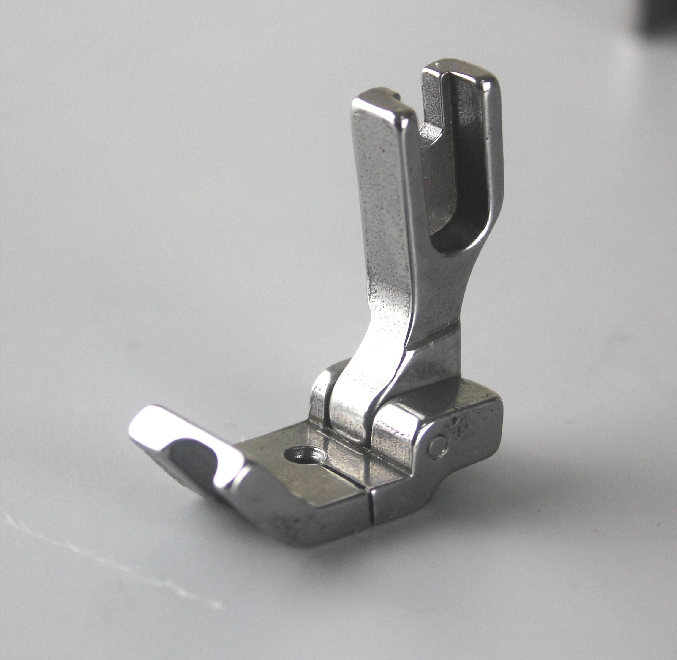 p69rh 工业缝纫机平车压脚/常用右嵌线/嵌绳压脚拉绳子/包绳子