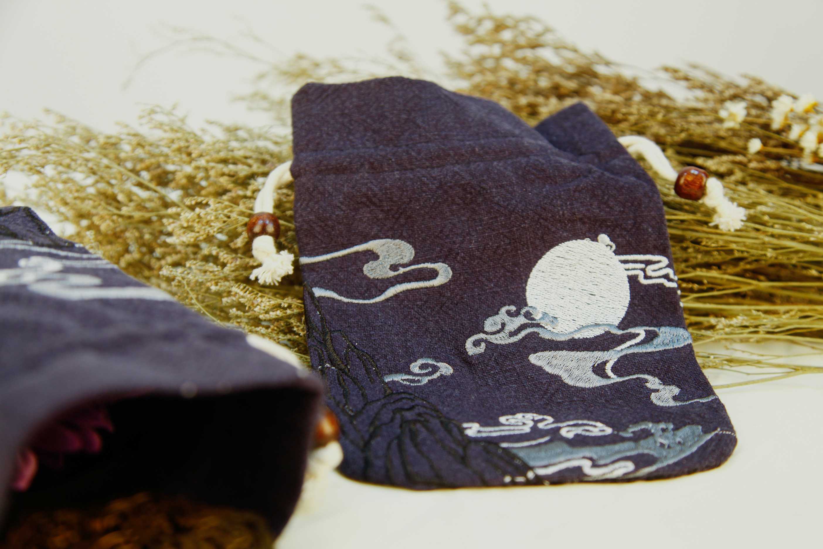 砚池原创汉服古风礼物关山双面绣花花束荷包文化创意钱包