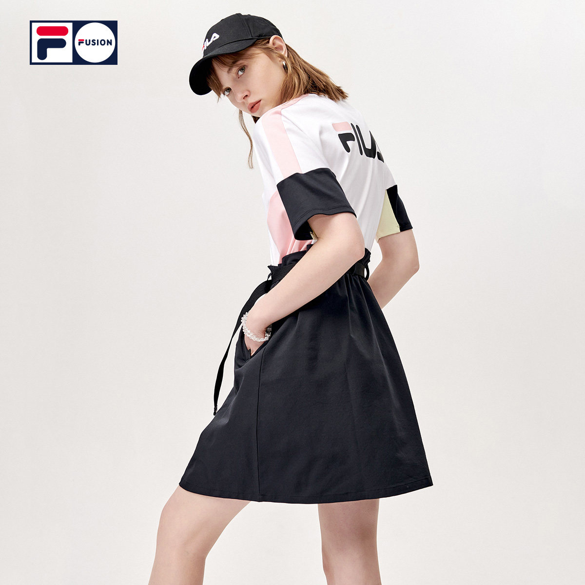 filafusion斐乐潮牌女装连衣裙2021冬季新款撞色拼接时尚休闲裙