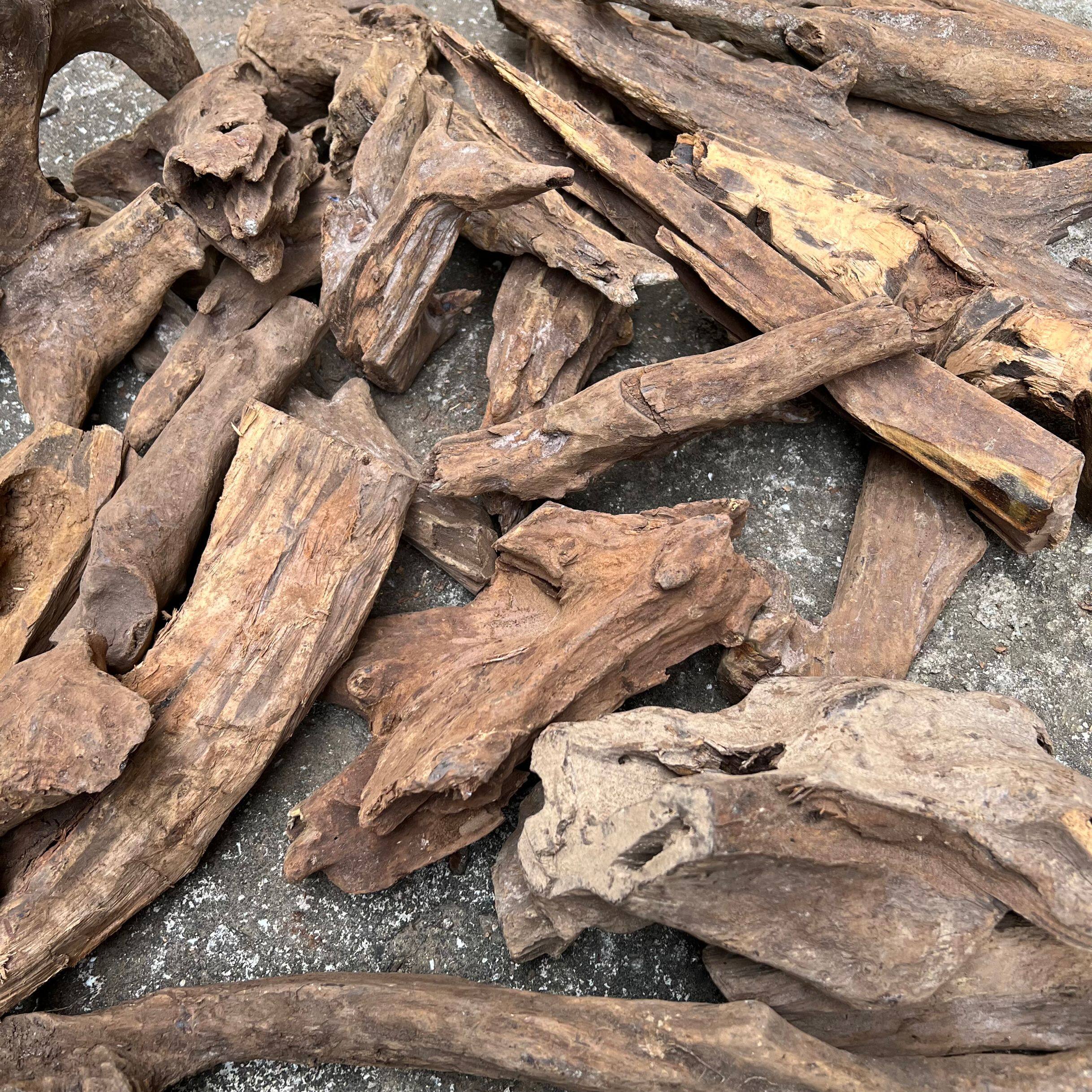 印尼巴布亚贡木印沉香原木木料边角料熏香香料根雕