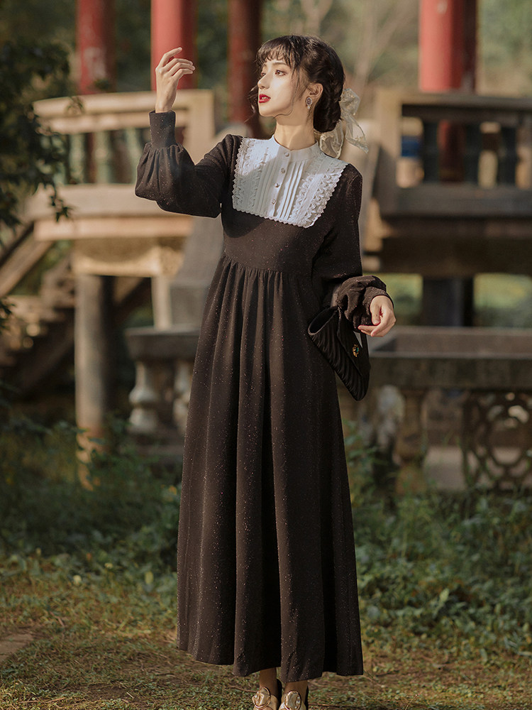法式宫廷复古田园风长袖黑色连衣裙女秋冬新款显瘦气质赫本风长裙