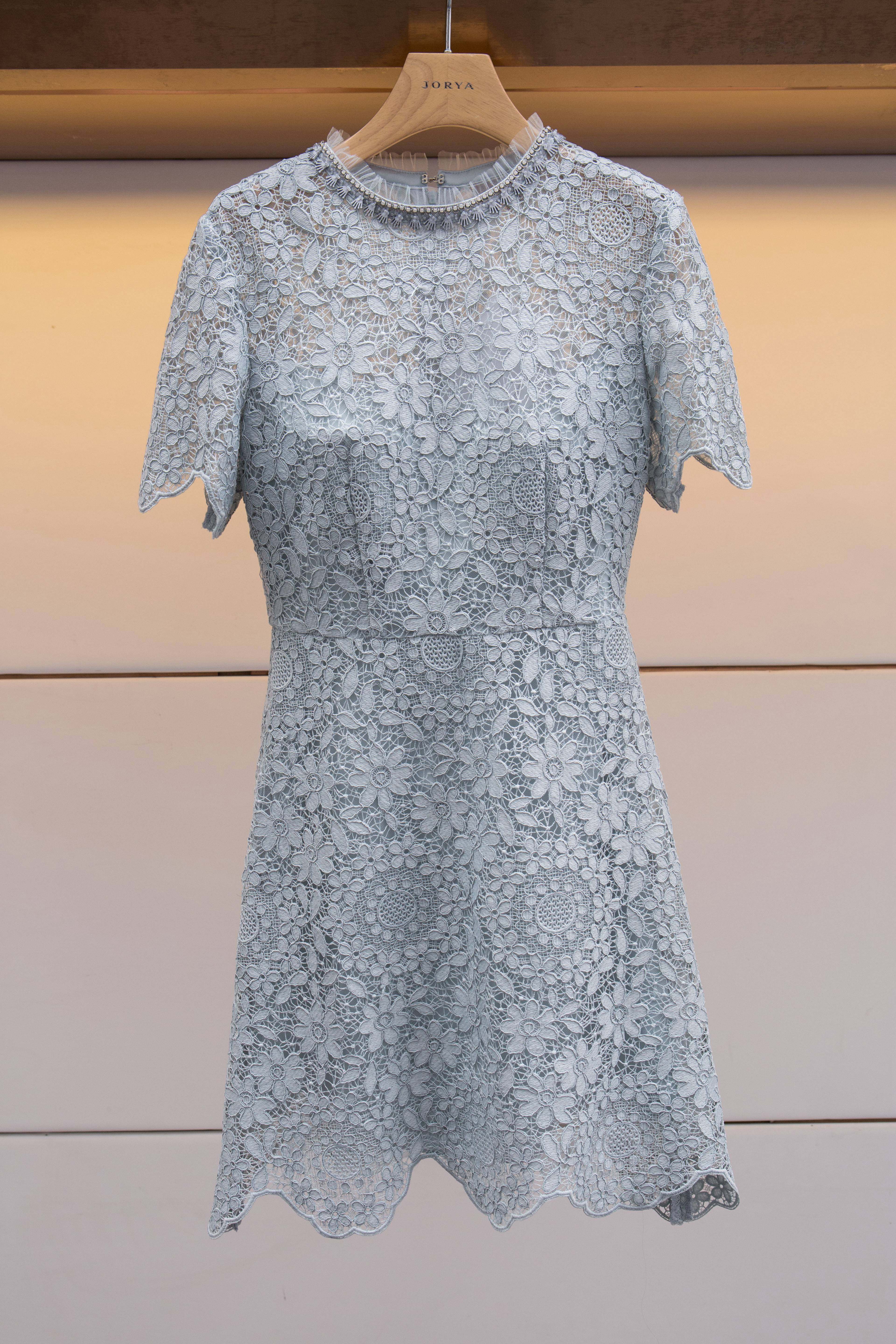 蕾丝圆领l3064401恩曼琳针织连衣裙3580元19年春夏时尚专柜正品