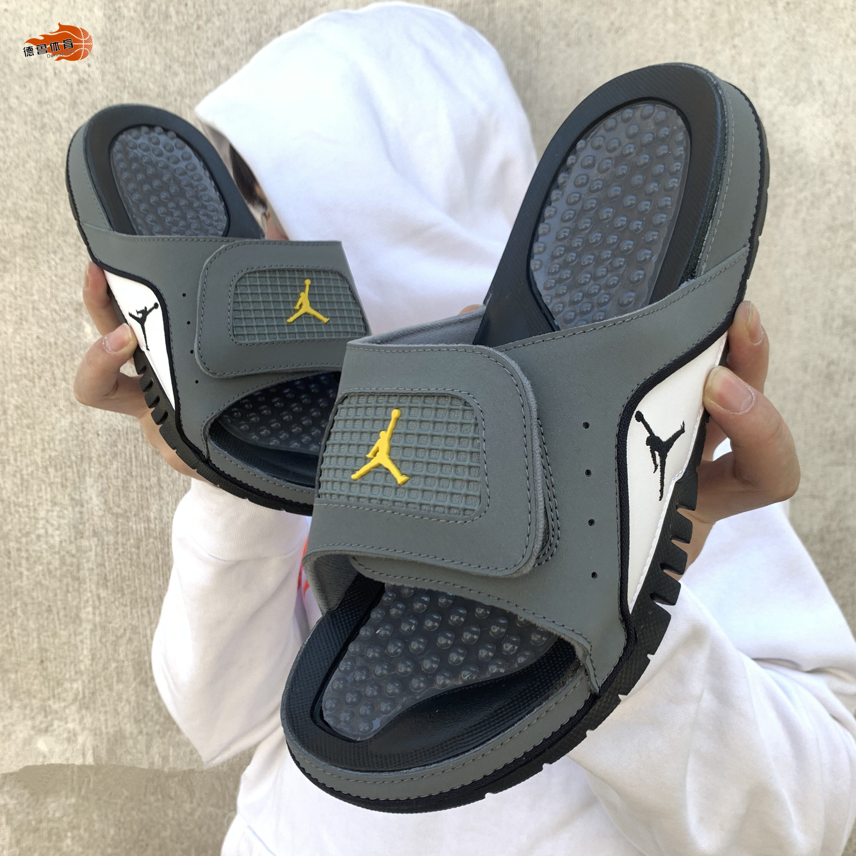 airjordanaj4黑红红白水泥魔术男女运动拖鞋运动拖鞋