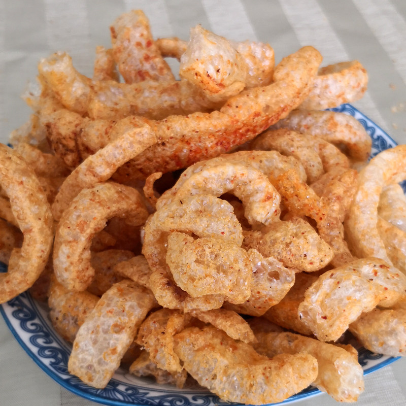 泰国风味猪皮原味香辣袋装鲜香即食酥脆油炸猪肉类