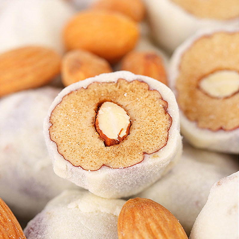 思宏奶酪枣网红零食酸奶雪花枣巴旦木夹心红枣杏仁手工新疆奶芙枣