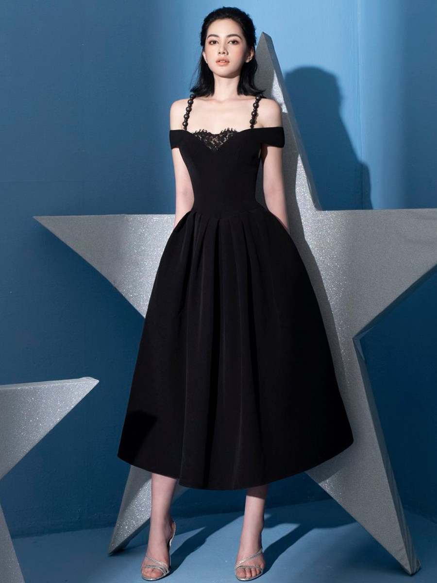 露肩赫本小礼经典可穿日常小黑裙大摆黑色拼接连衣裙