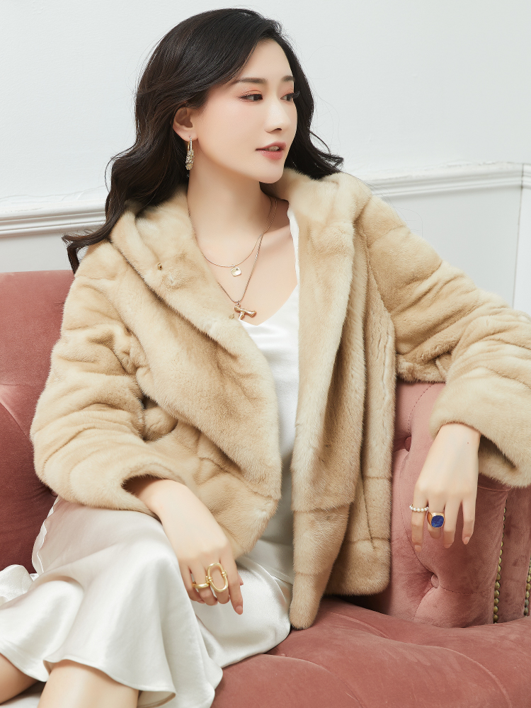 egake/怡嘉琦华斯皮草2020女进口天鹅绒小母貂年轻款女士短款外套