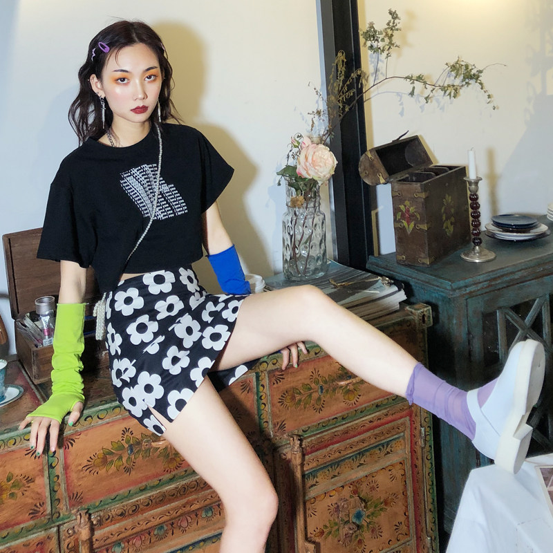 露脐上衣女泫雅风t恤桥花家夏季字母印花黑色丧系高腰短款短袖潮