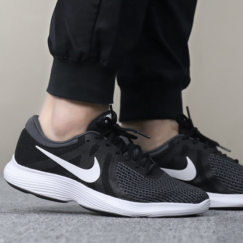 nike耐克男鞋夏季新款休闲透气网面减震运动鞋跑步鞋
